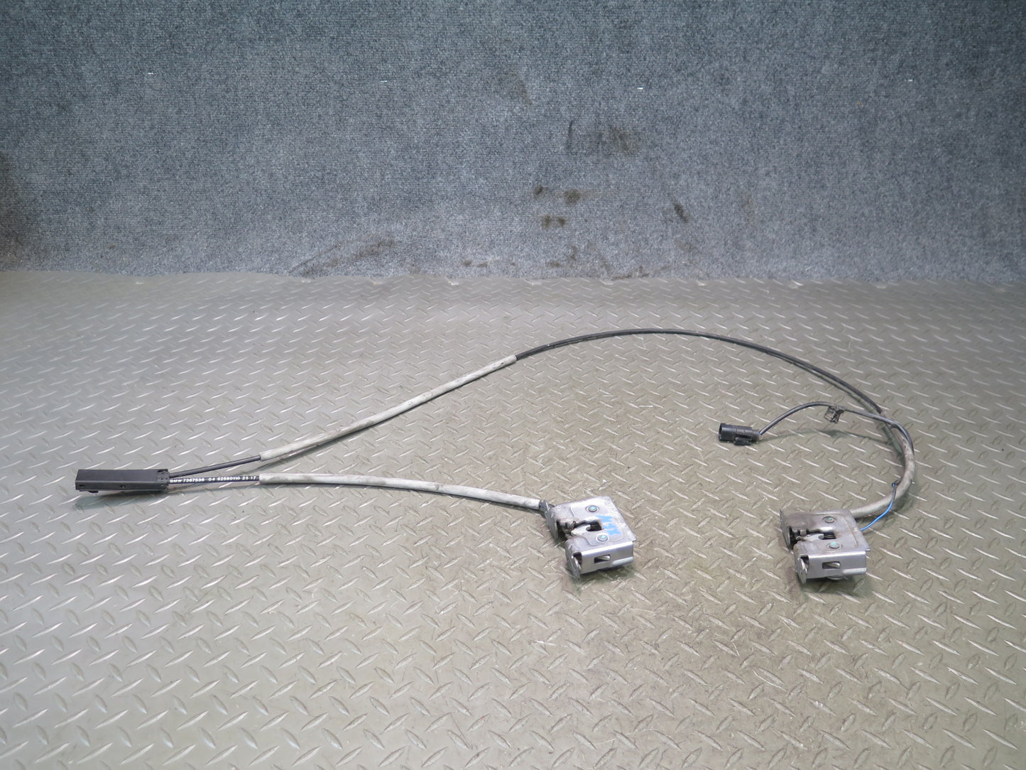 2014-2018 BMW F15 X5 Front Left & Right Hood Lock Latch w Cable