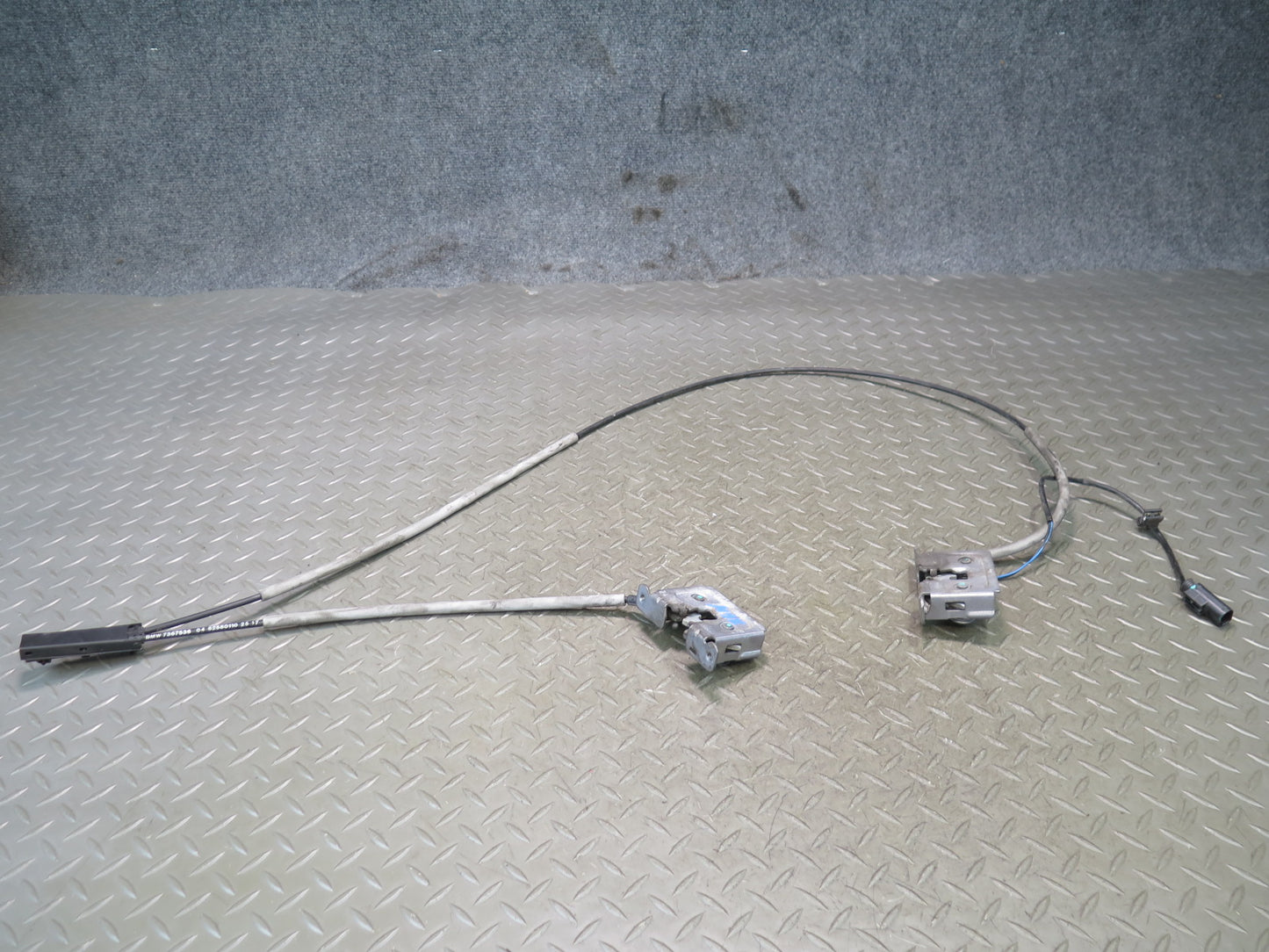 2014-2018 BMW F15 X5 Front Left & Right Hood Lock Latch w Cable