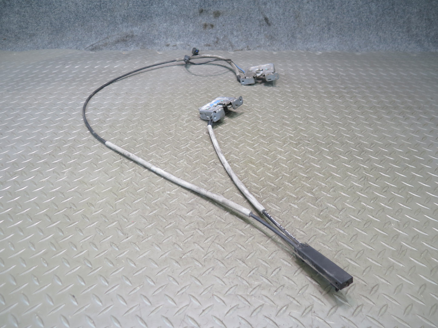 2014-2018 BMW F15 X5 Front Left & Right Hood Lock Latch w Cable