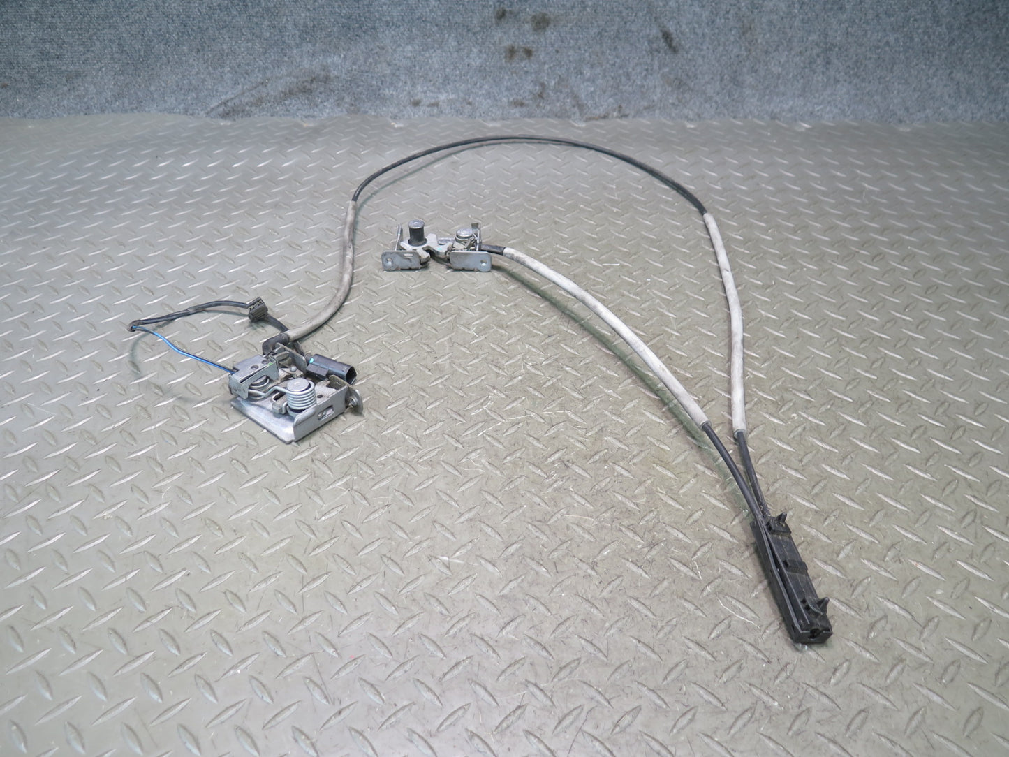 2014-2018 BMW F15 X5 Front Left & Right Hood Lock Latch w Cable