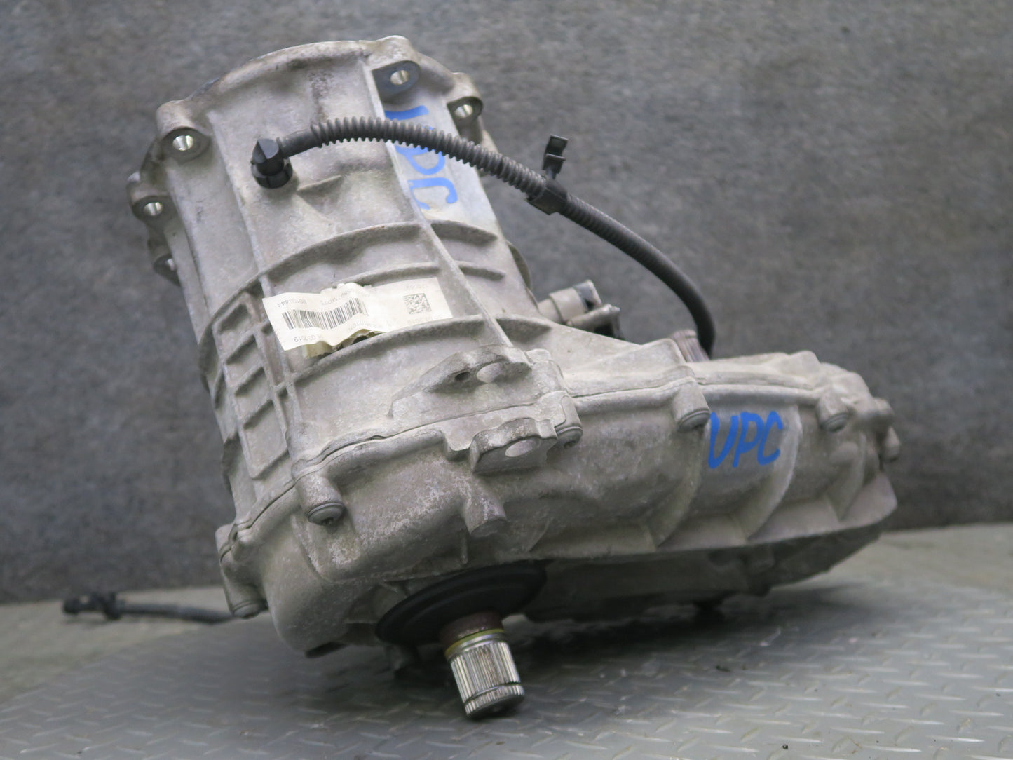 11-14 Porsche Cayenne 958 4.8L AWD Transmission Transfer Case Box w Motor