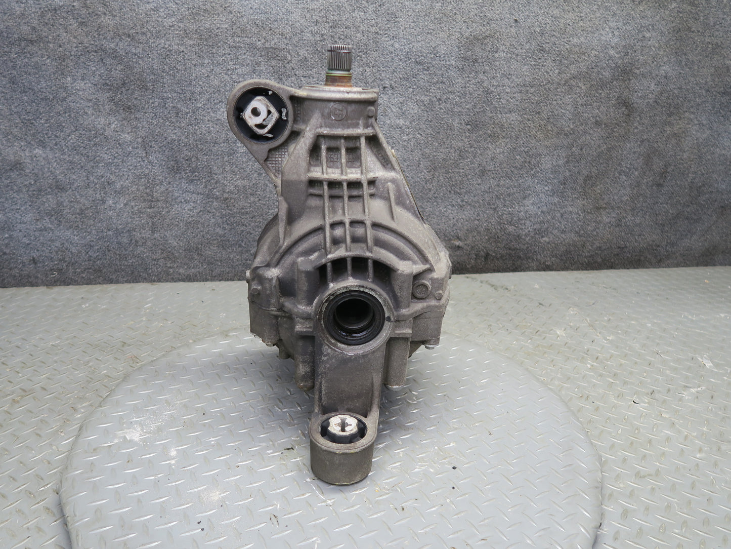 13-18 Porsche Cayenne 958 GTS AWD Rear Axle Differential Carrier 2.92 Ratio