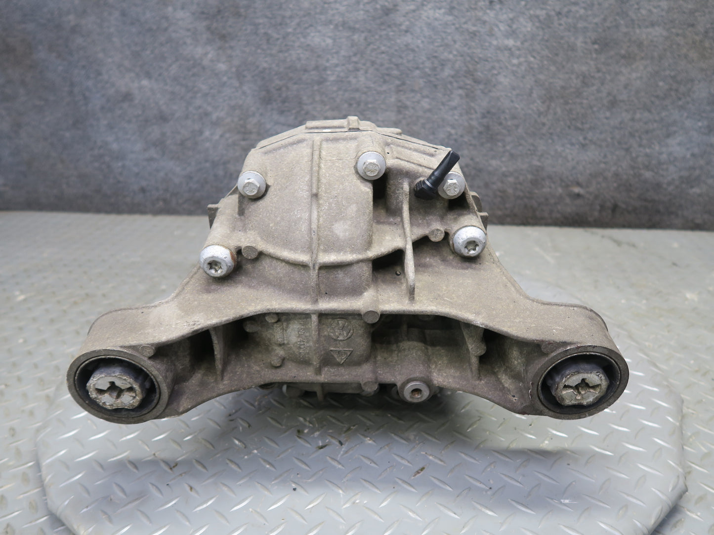 13-18 Porsche Cayenne 958 GTS AWD Rear Axle Differential Carrier 2.92 Ratio