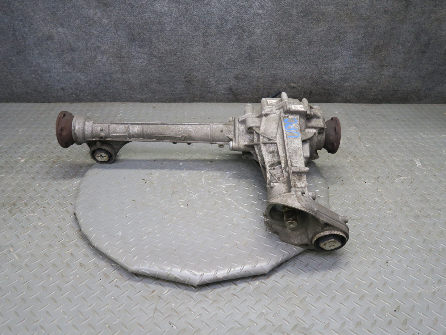 2011-2014 Porsche Cayenne 958 4.8L NA Front Axle Differential Carrier 2.92 124k