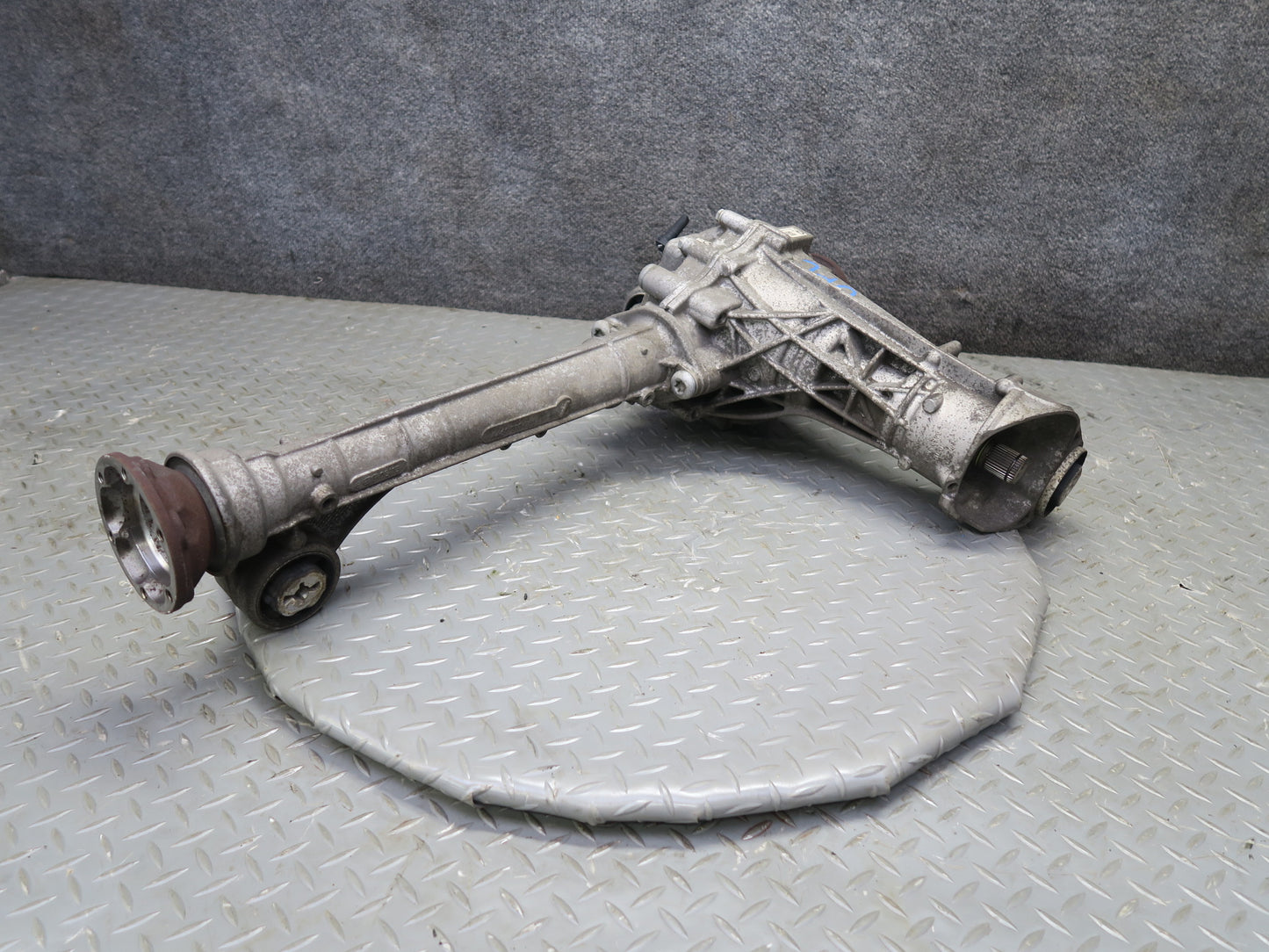 2011-2014 Porsche Cayenne 958 4.8L NA Front Axle Differential Carrier 2.92 124k