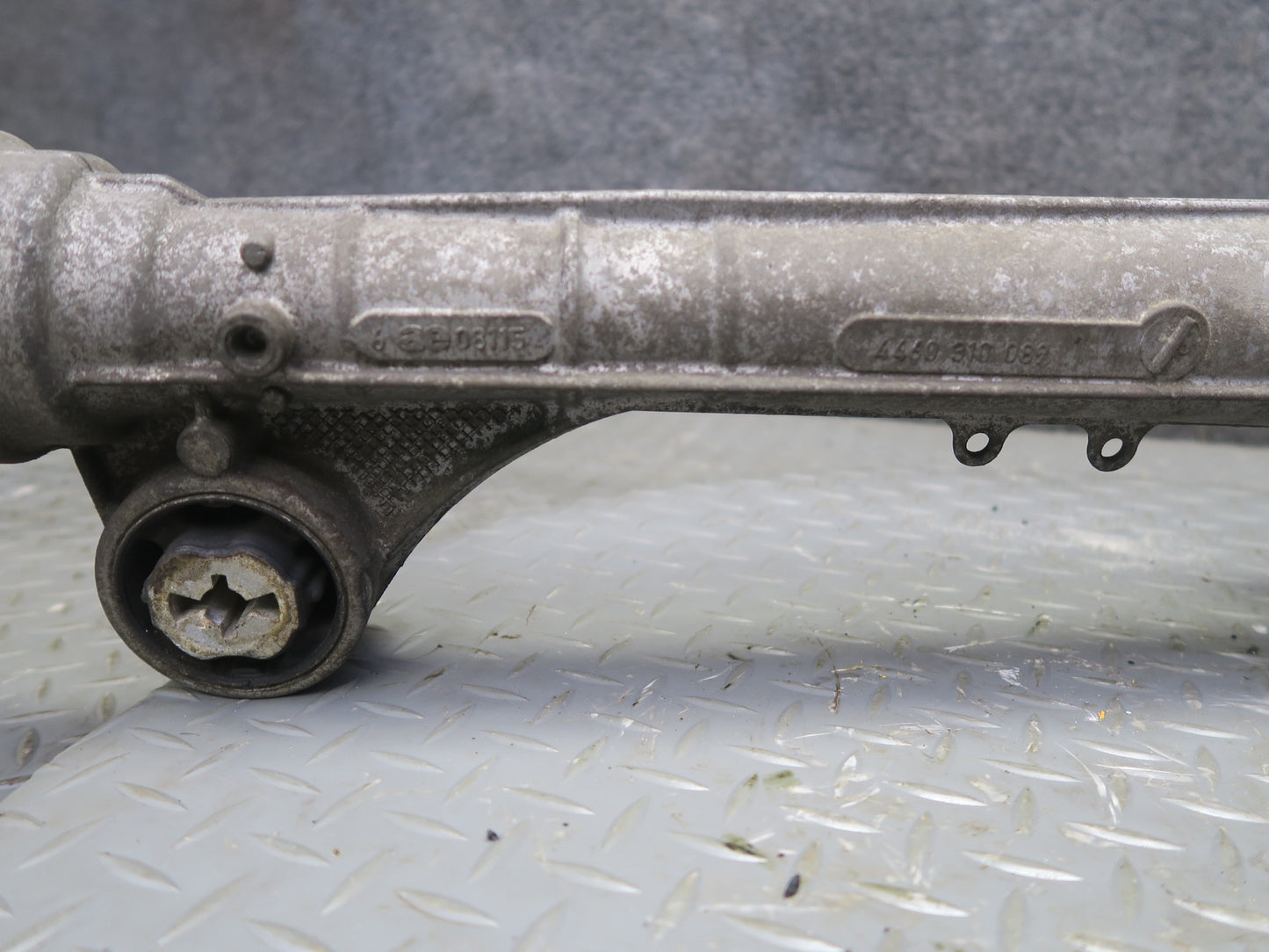 2011-2014 Porsche Cayenne 958 4.8L NA Front Axle Differential Carrier 2.92 124k