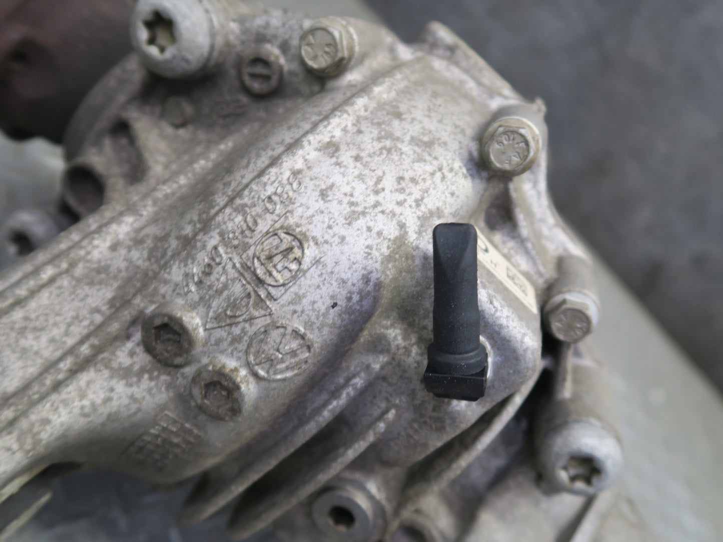 2011-2014 Porsche Cayenne 958 4.8L NA Front Axle Differential Carrier 2.92 124k