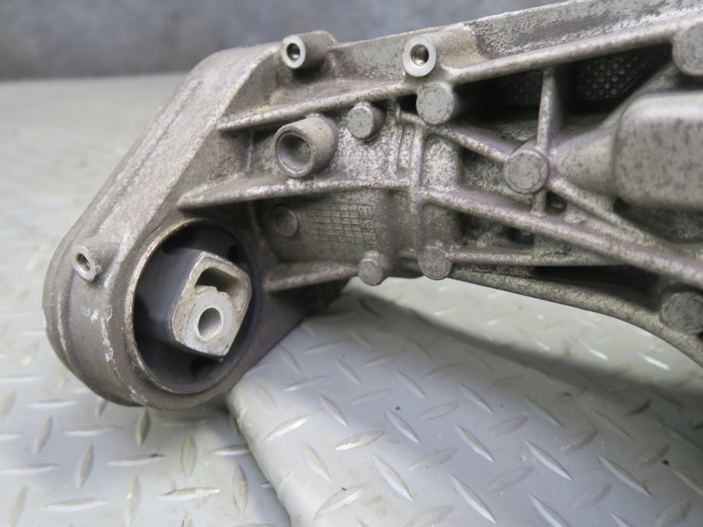 2011-2014 Porsche Cayenne 958 4.8L NA Front Axle Differential Carrier 2.92 124k