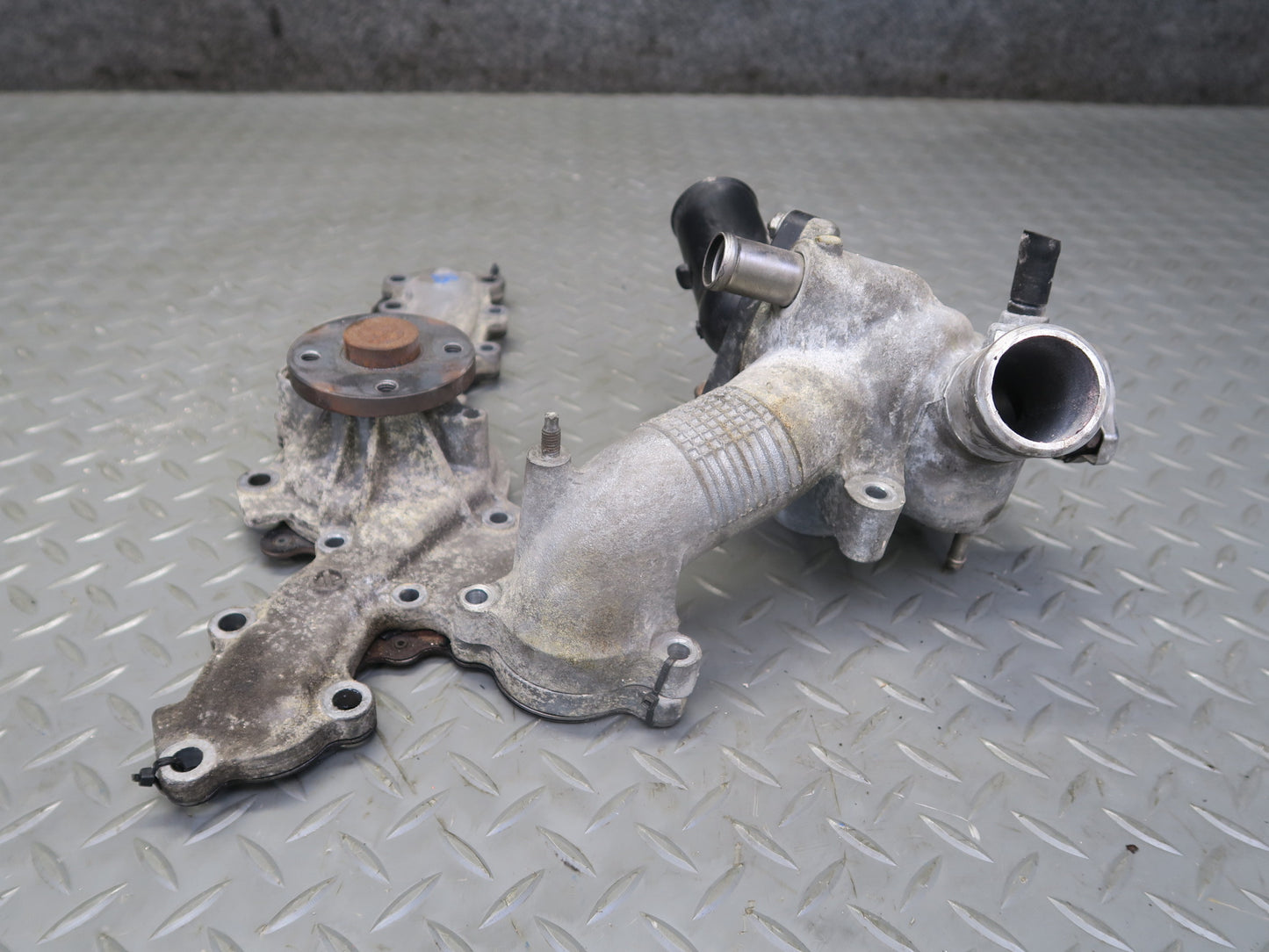 06-13 Lexus GSE20L IS250 2.5L 4GRFSE Engine Motor Water Pump w Thermostat OEM