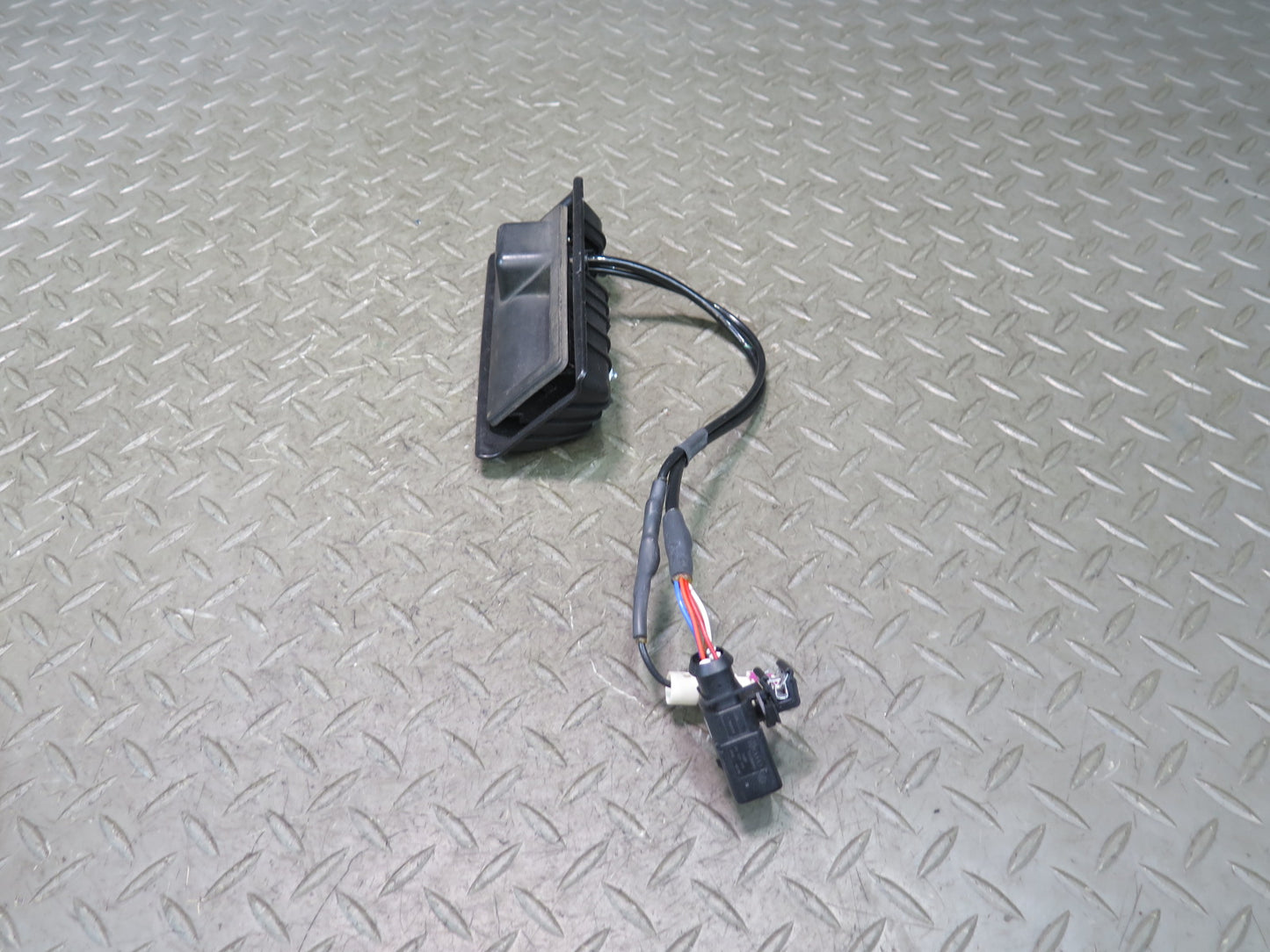 2015-2018 Porsche Cayenne 958.2 Rear Trunk Hatch Release Handle Switch w Camera