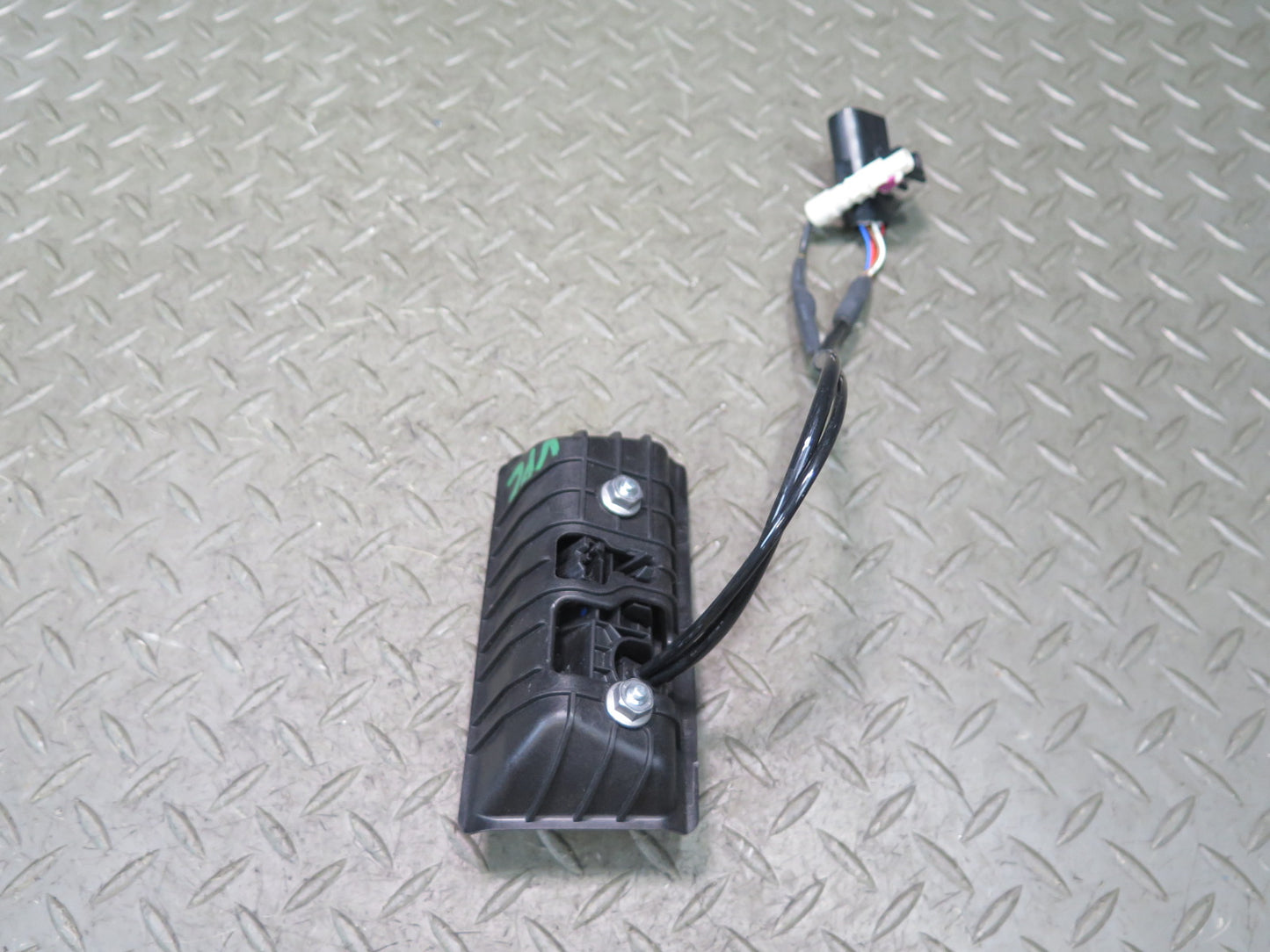 2015-2018 Porsche Cayenne 958.2 Rear Trunk Hatch Release Handle Switch w Camera