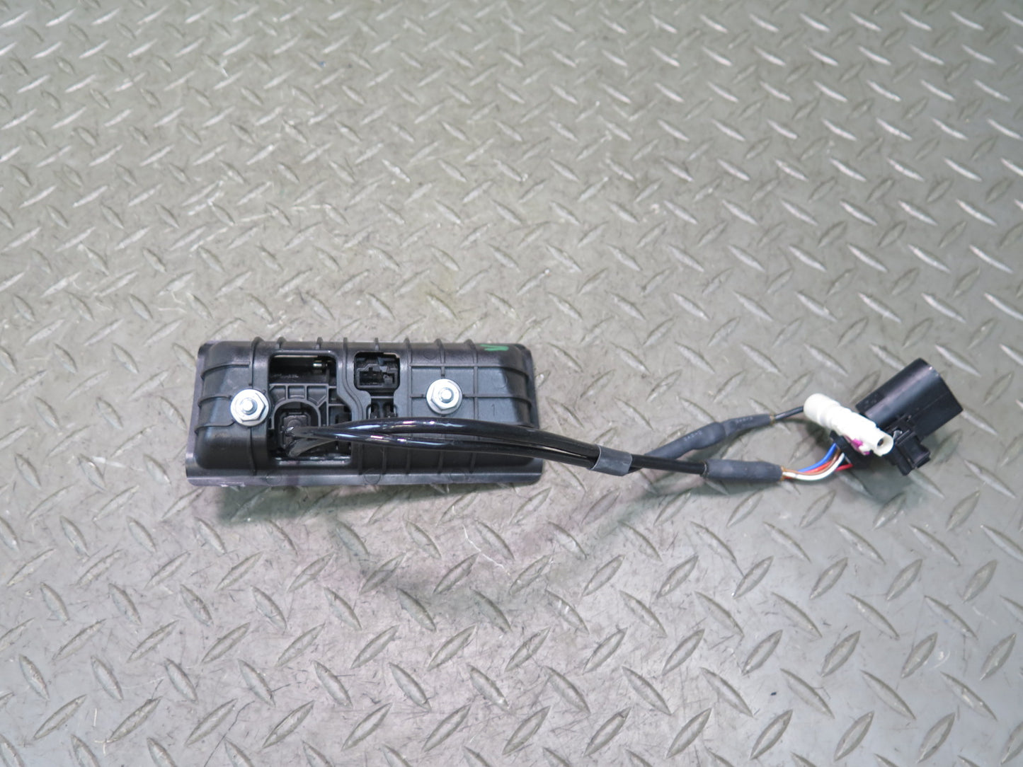 2015-2018 Porsche Cayenne 958.2 Rear Trunk Hatch Release Handle Switch w Camera