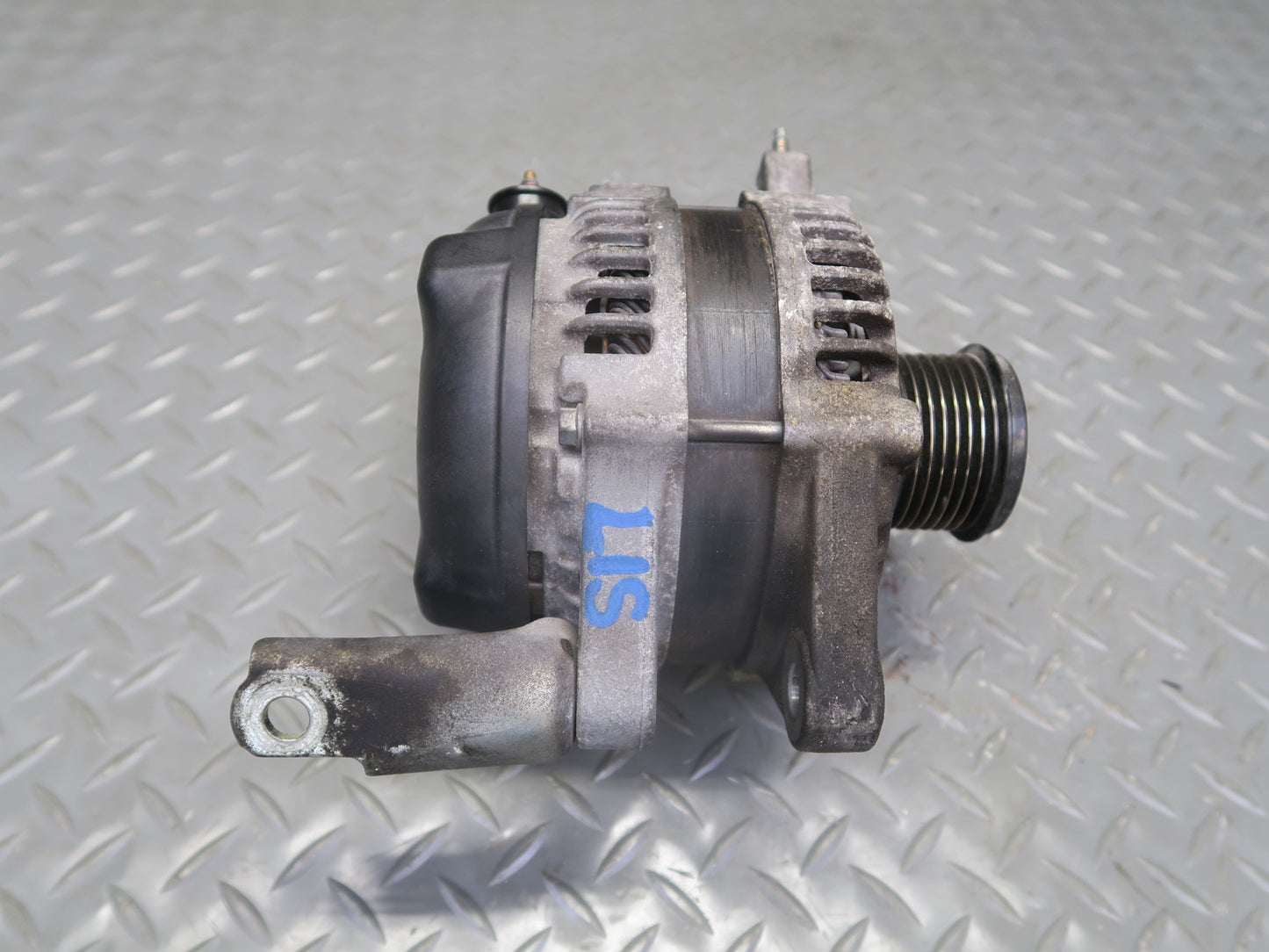 10-13 Lexus IS250 GSE20L 2.5L 4GRFSE Convertible Engine Generator Alternator OEM