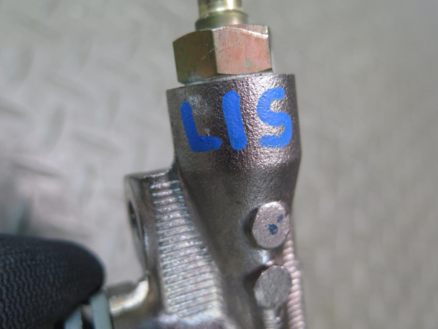 06-13 Lexus GSE20L IS250C Left Side Fuel Rail w Injector Set 90K Miles OEM