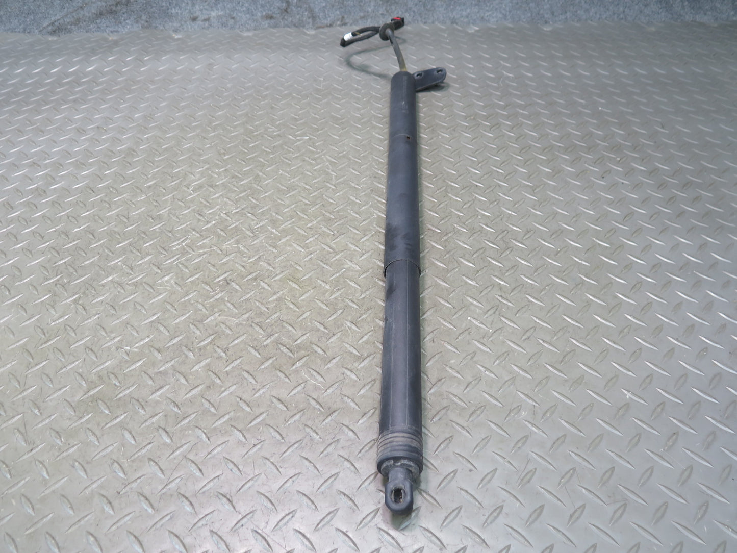 2011-2018 Porsche Cayenne 958 Rear Trunk Lift Shock Strut Support Set of 2