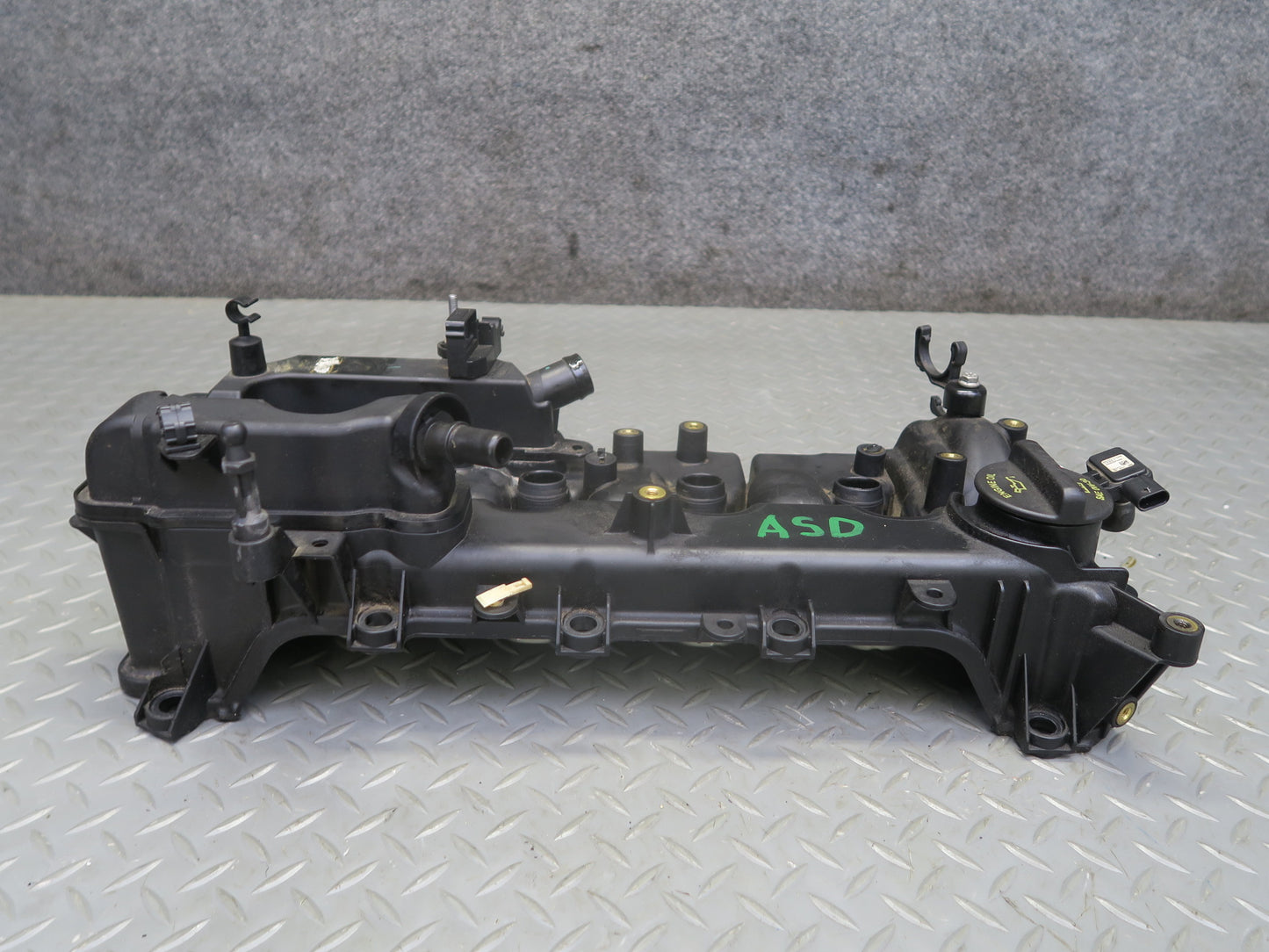 2017-2020 Alfa Romeo Stelvio 2.0L Engine Valve Cylinder Head Cover 88K Miles