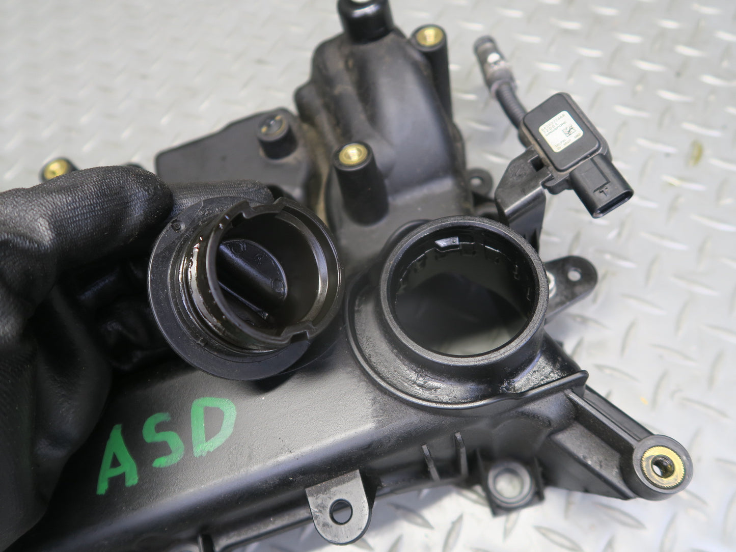2017-2020 Alfa Romeo Stelvio 2.0L Engine Valve Cylinder Head Cover 88K Miles