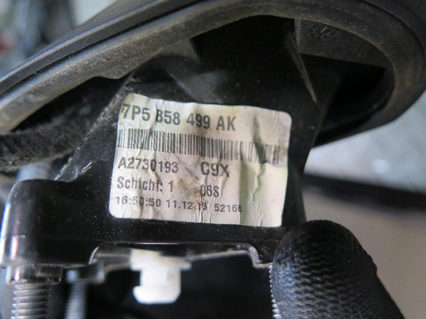 15-18 Porsche Cayenne 958.2 Left Door Auto Dim Side View Mirror w Blind Spot
