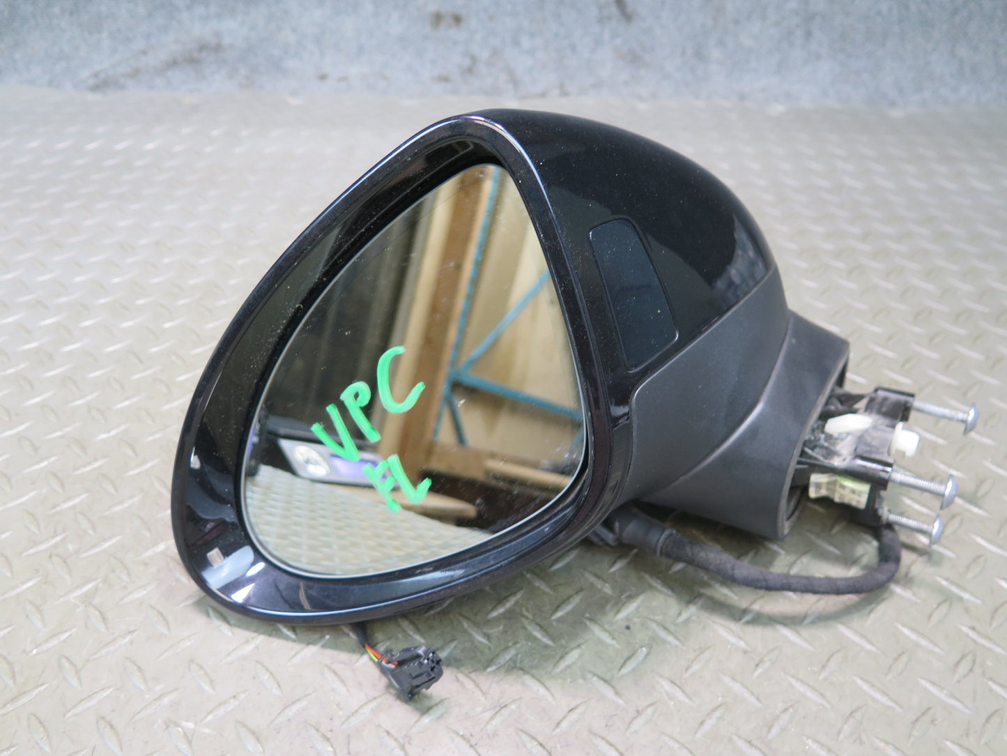 15-18 Porsche Cayenne 958.2 Left Door Auto Dim Side View Mirror w Blind Spot