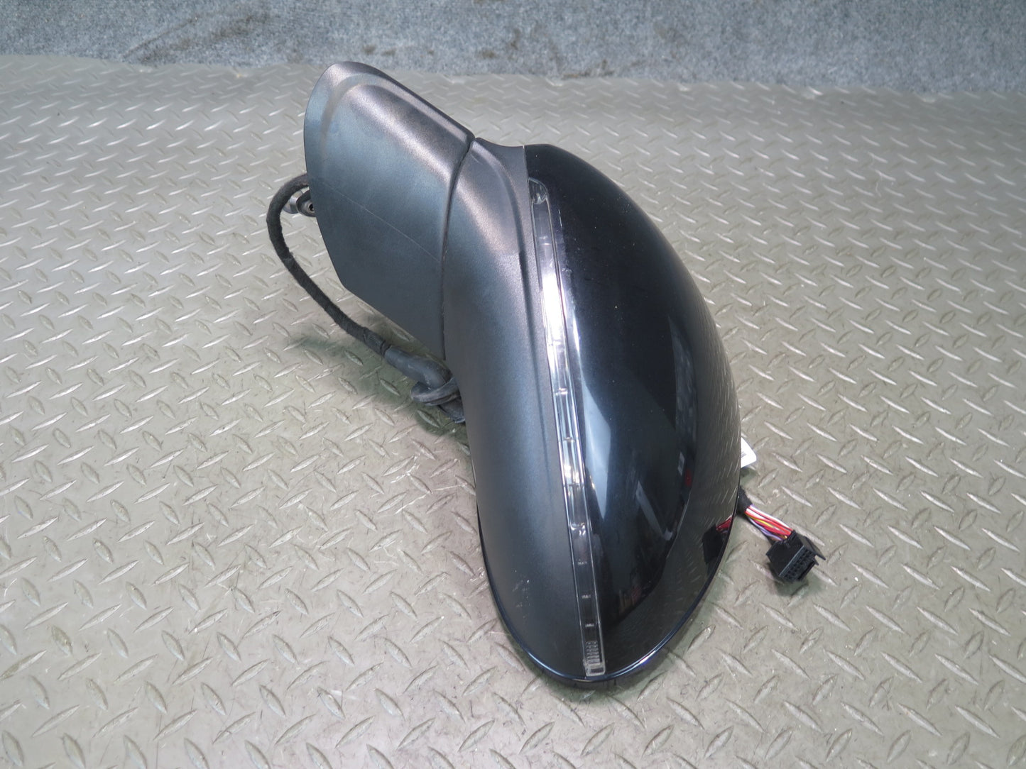 15-18 Porsche Cayenne 958.2 Left Door Auto Dim Side View Mirror w Blind Spot