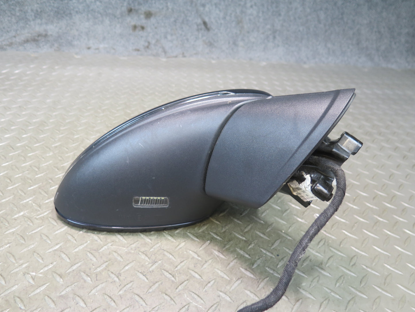 15-18 Porsche Cayenne 958.2 Right Door Auto Dim Side View Mirror w Blind Spot