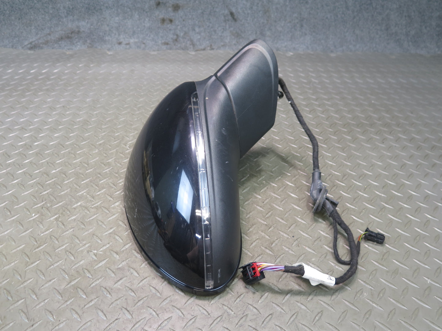 15-18 Porsche Cayenne 958.2 Right Door Auto Dim Side View Mirror w Blind Spot