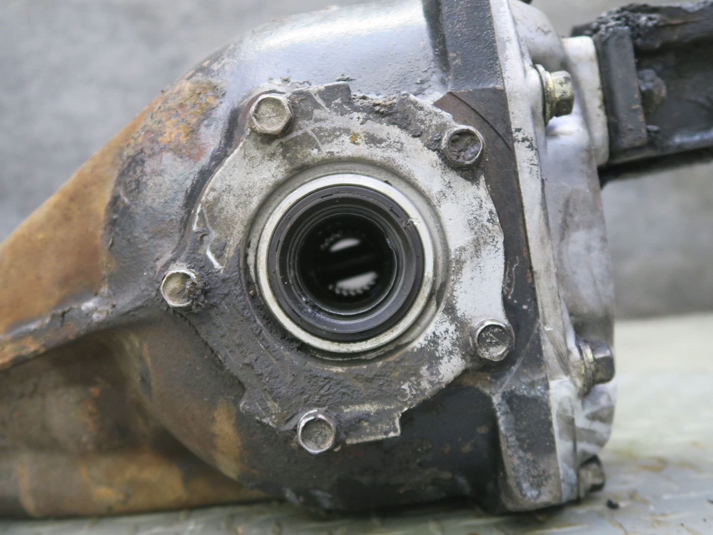 1982 Datsun Nissan 280ZX S130 A/T NA Rear Differential Carrier 3.545 Ratio OEM