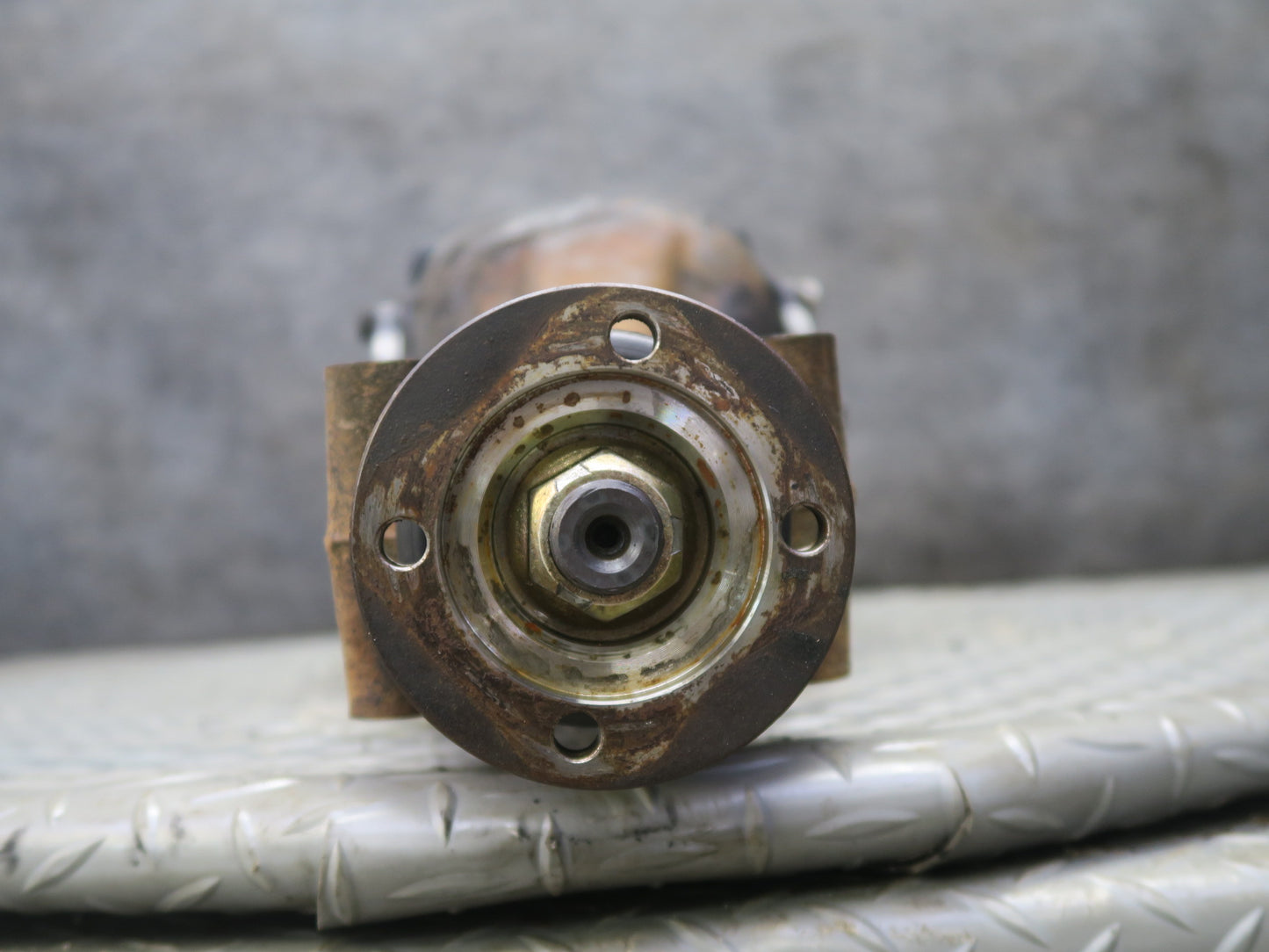 1982 Datsun Nissan 280ZX S130 A/T NA Rear Differential Carrier 3.545 Ratio OEM