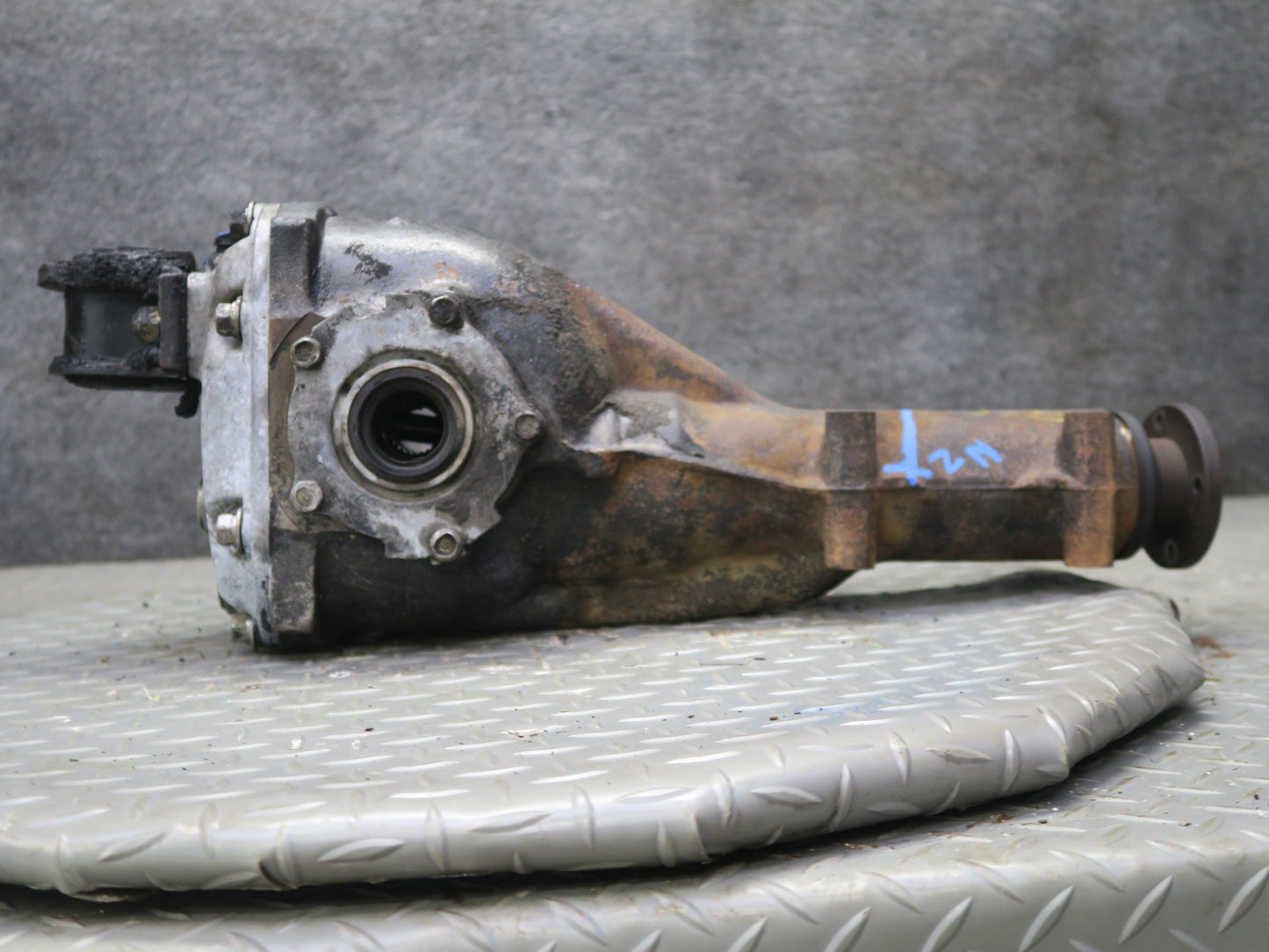 1982 Datsun Nissan 280ZX S130 A/T NA Rear Differential Carrier 3.545 Ratio OEM