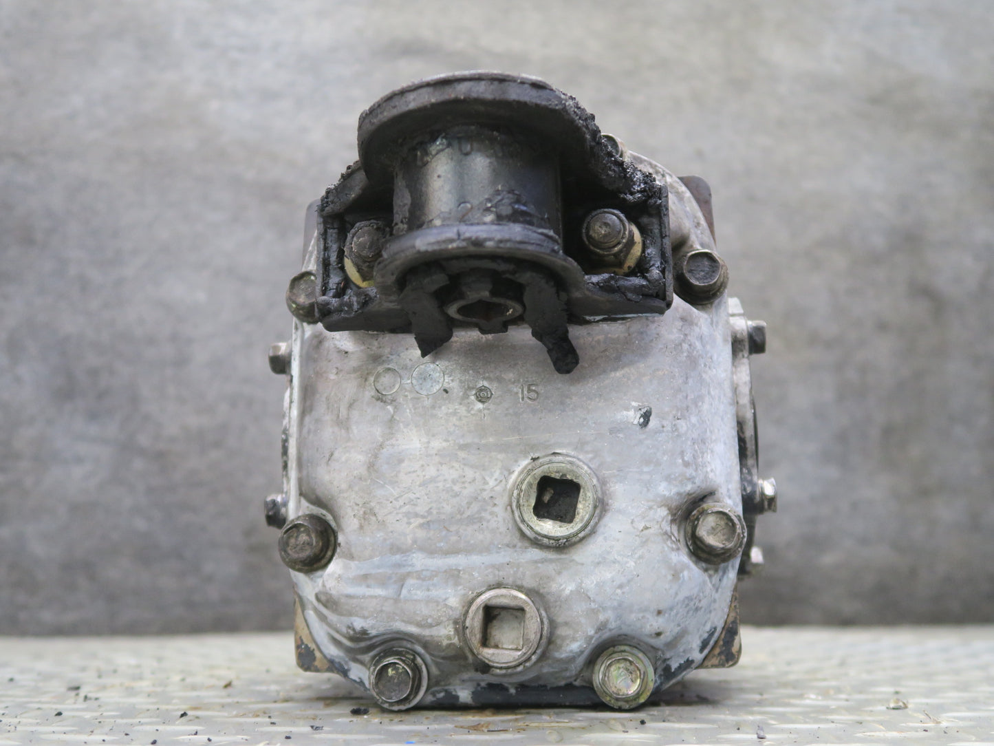1982 Datsun Nissan 280ZX S130 A/T NA Rear Differential Carrier 3.545 Ratio OEM