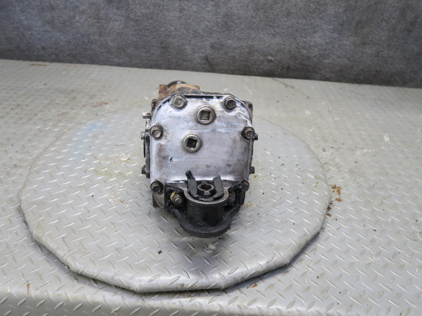 1982 Datsun Nissan 280ZX S130 A/T NA Rear Differential Carrier 3.545 Ratio OEM