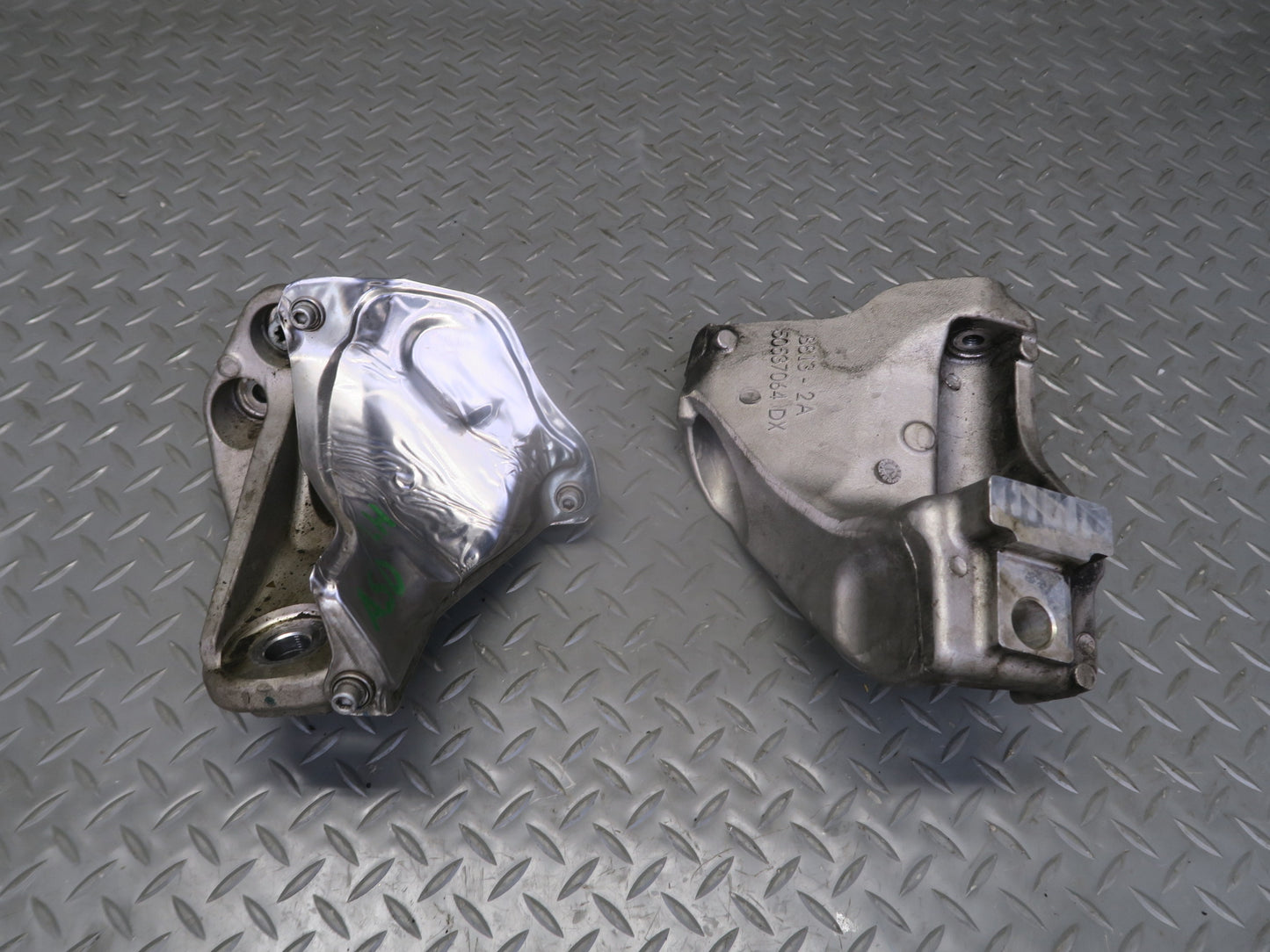 2017-2019 Alfa Romeo Stelvio 2.0L AWD Set of 2 Left & Right Engine Motor Mount