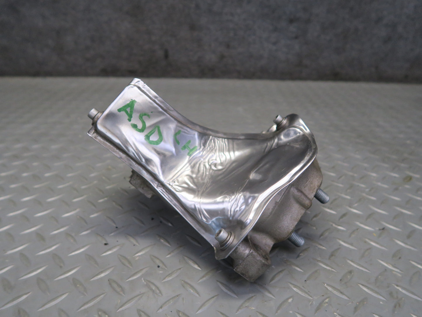 2017-2019 Alfa Romeo Stelvio 2.0L AWD Set of 2 Left & Right Engine Motor Mount