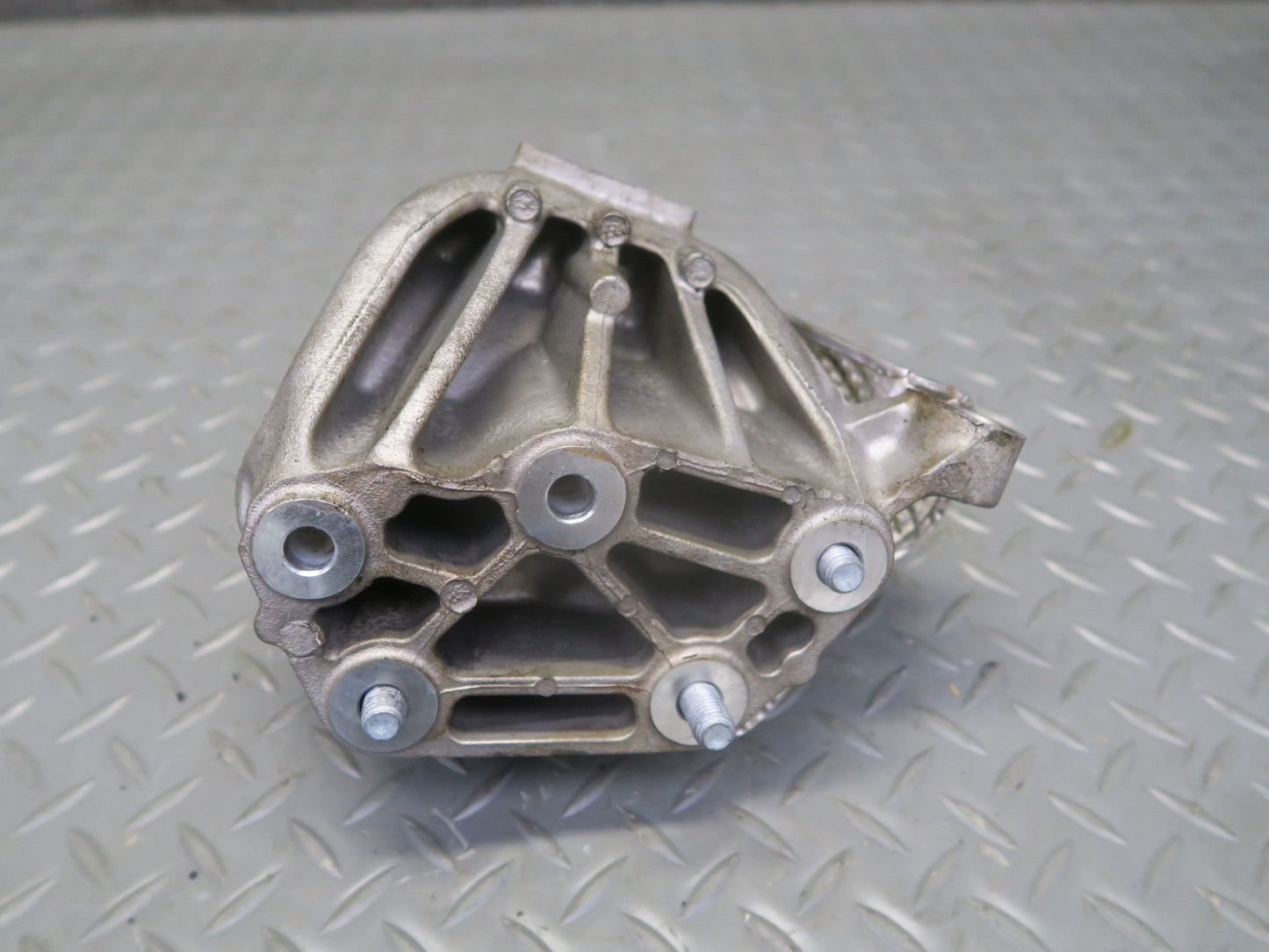 2017-2019 Alfa Romeo Stelvio 2.0L AWD Set of 2 Left & Right Engine Motor Mount