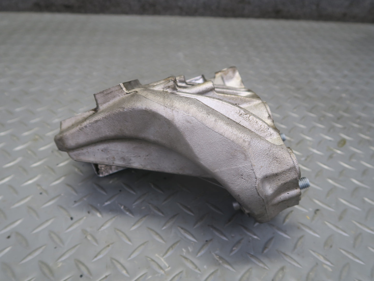 2017-2019 Alfa Romeo Stelvio 2.0L AWD Set of 2 Left & Right Engine Motor Mount