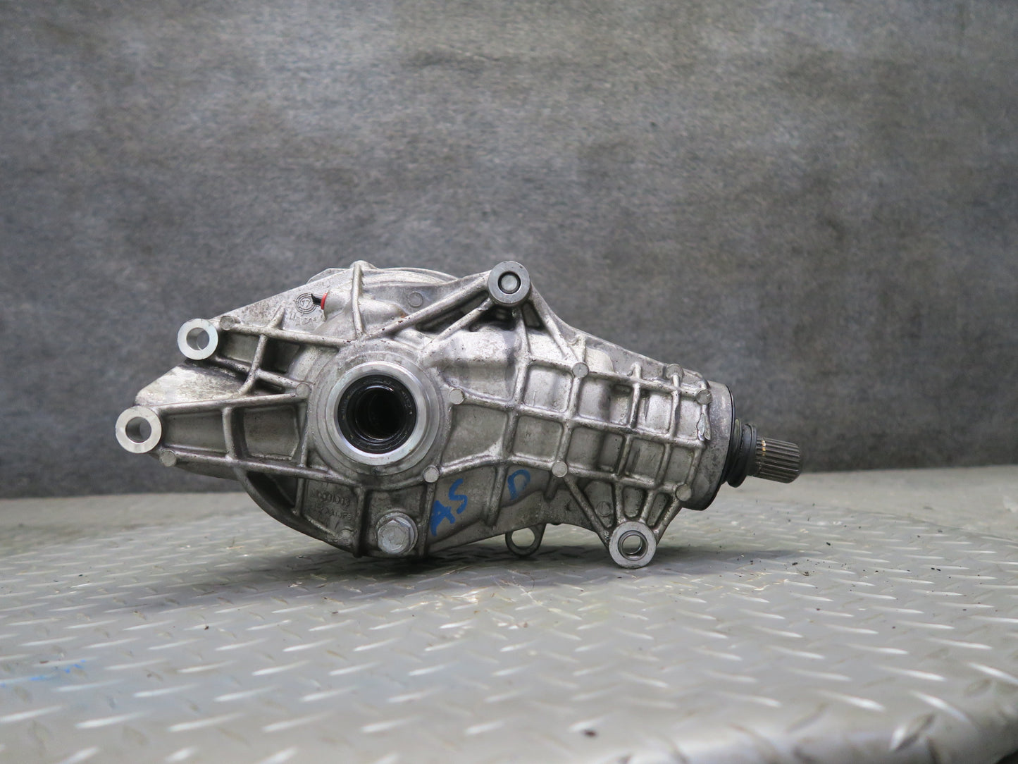 2017-2019 Alfa Romeo Stelvio 2.0L AWD Front Axle Differential Carrier 3.73 88K