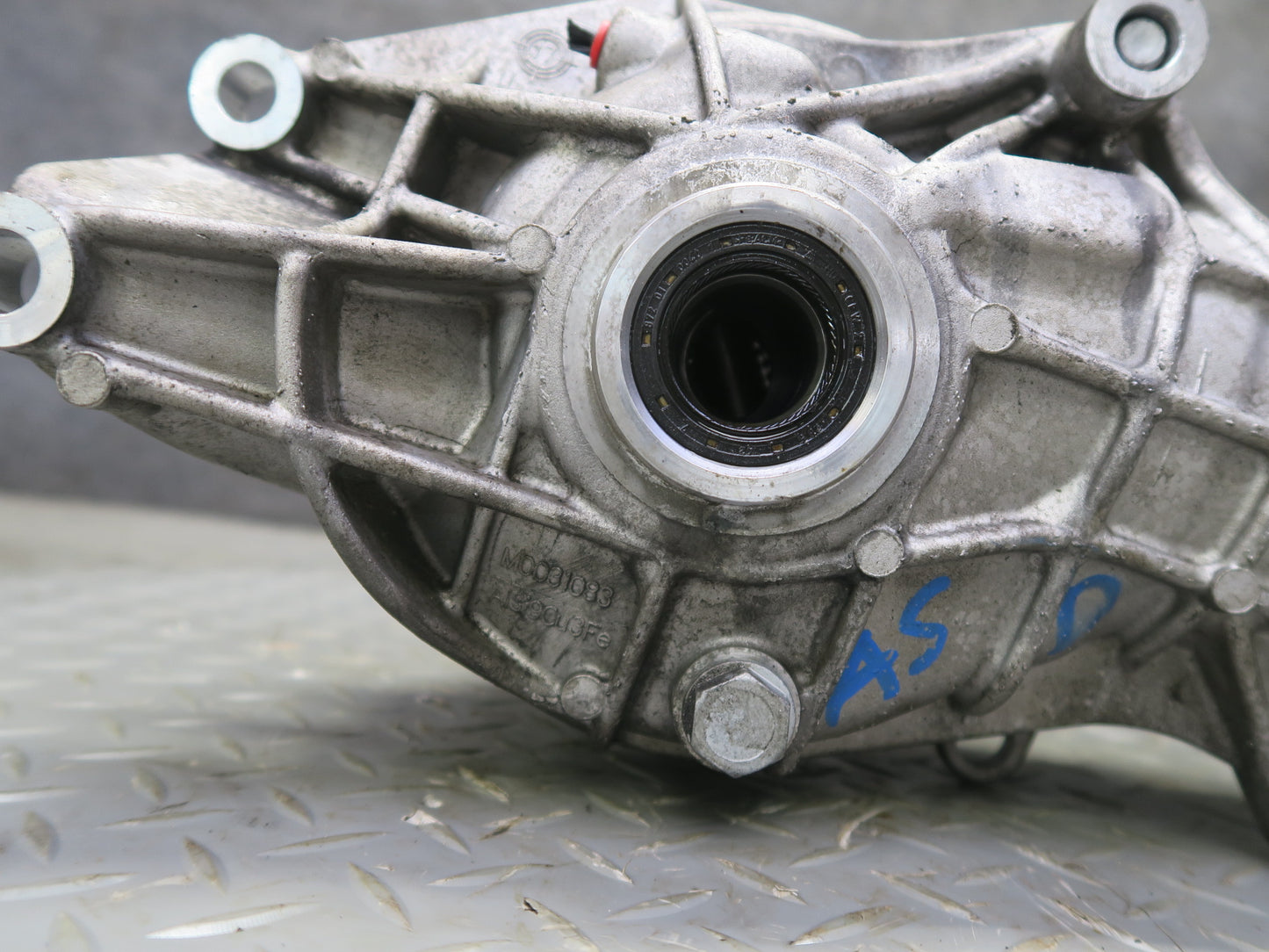 2017-2019 Alfa Romeo Stelvio 2.0L AWD Front Axle Differential Carrier 3.73 88K