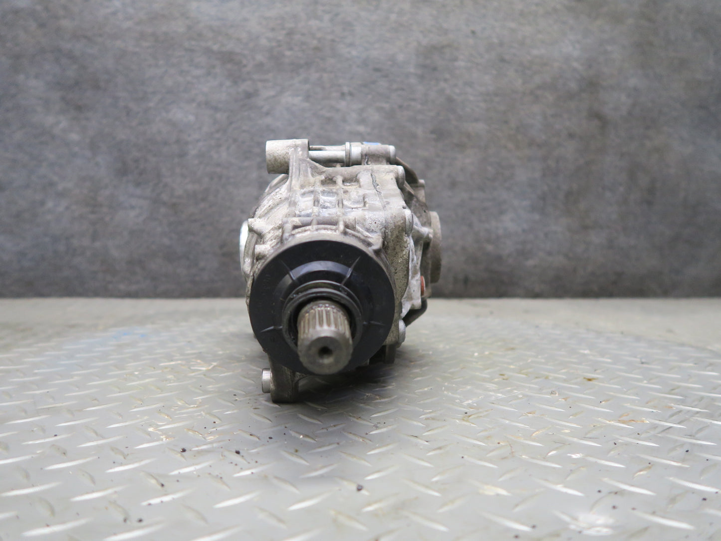 2017-2019 Alfa Romeo Stelvio 2.0L AWD Front Axle Differential Carrier 3.73 88K