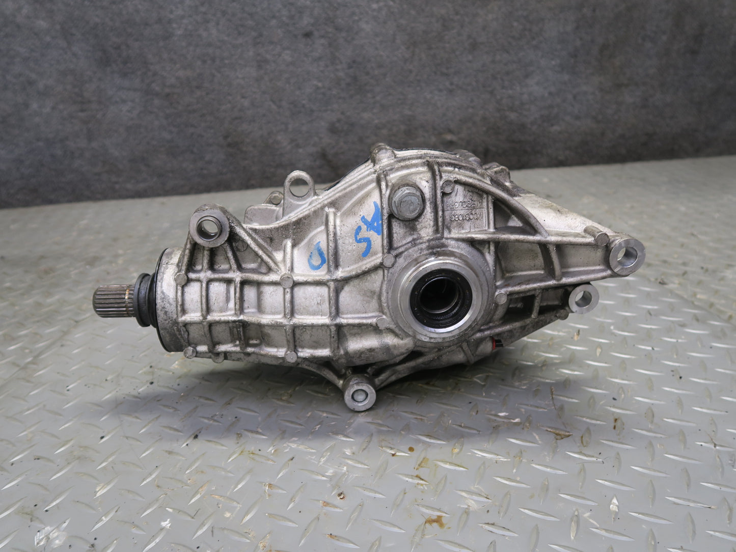 2017-2019 Alfa Romeo Stelvio 2.0L AWD Front Axle Differential Carrier 3.73 88K