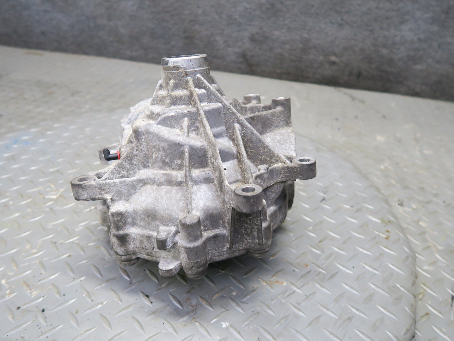 2017-2020 Maserati Levante M161 3.0L AWD Front Differential Carrier 6700321830