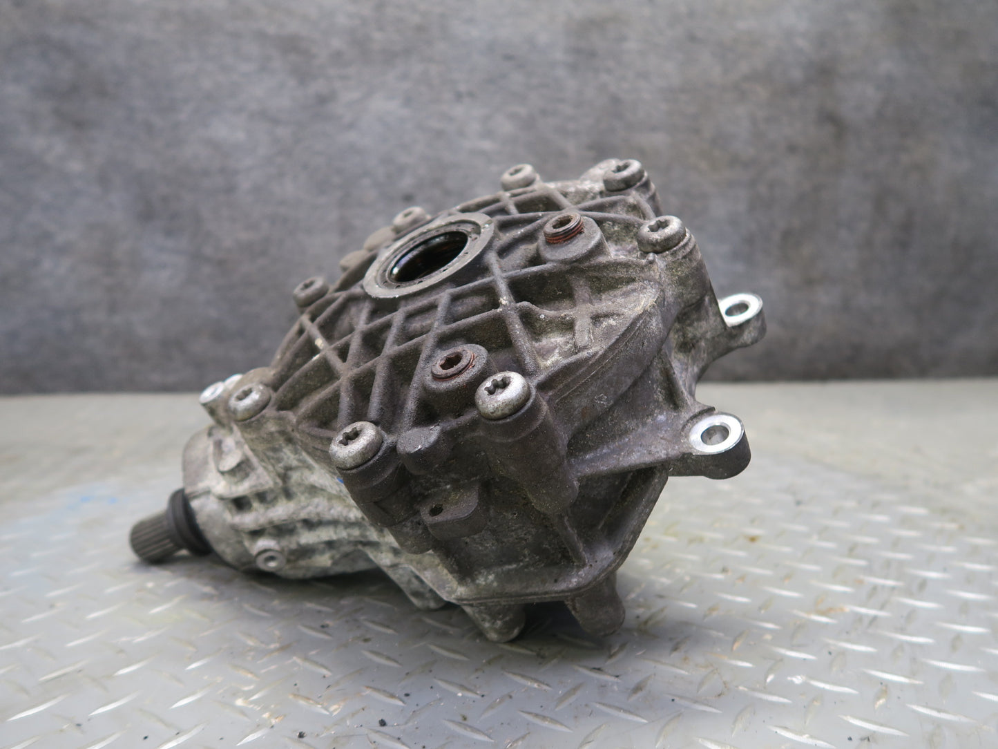 2017-2020 Maserati Levante M161 3.0L AWD Front Differential Carrier 6700321830
