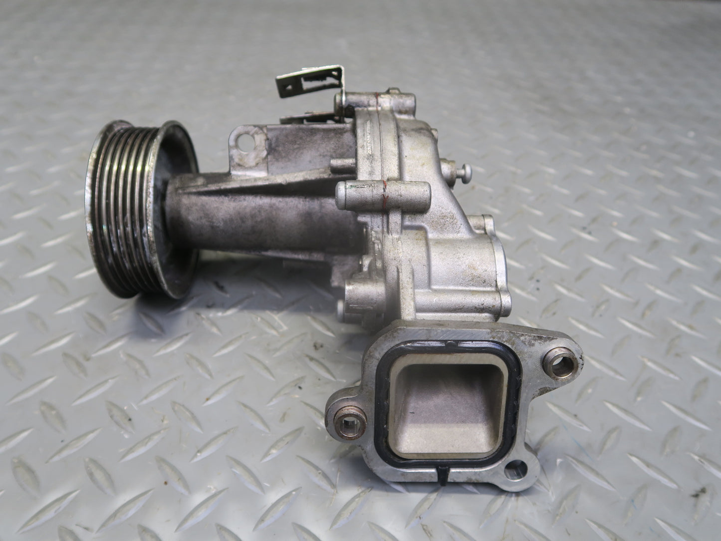 2017-2019 Alfa Romeo Stelvio 2.0L AWD Engine Water Coolant Pump 88K Miles