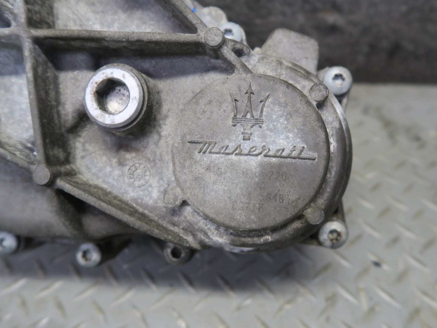 2017-2020 Maserati Levante M161 3.0L AWD Transfer Case Box w Motor 670038072 94k