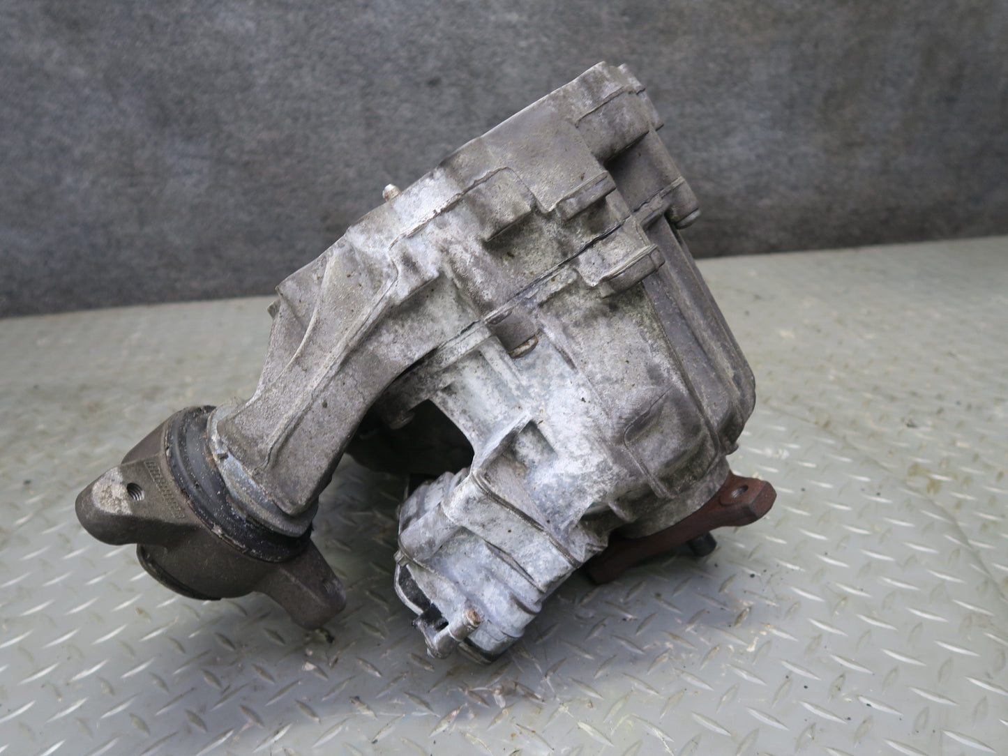 2017-2020 Maserati Levante M161 3.0L AWD Transfer Case Box w Motor 670038072 94k