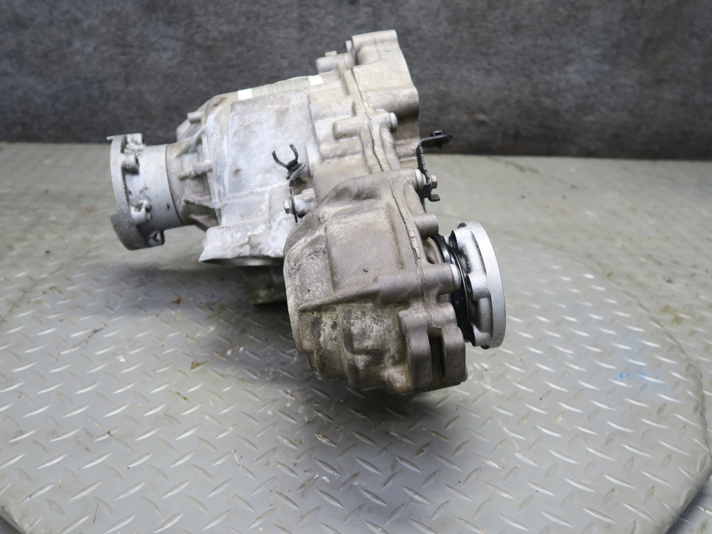 2017-2019 Alfa Romeo Stelvio 2.0L AWD Transfer Case Box 88K Miles