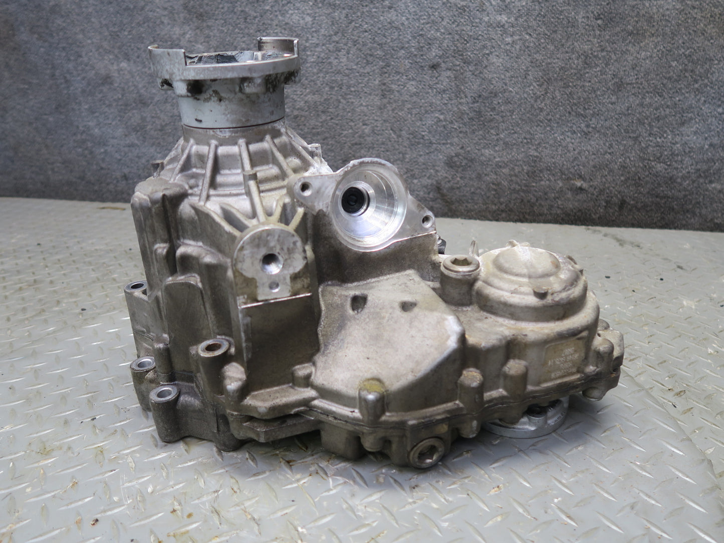 2017-2019 Alfa Romeo Stelvio 2.0L AWD Transfer Case Box 88K Miles
