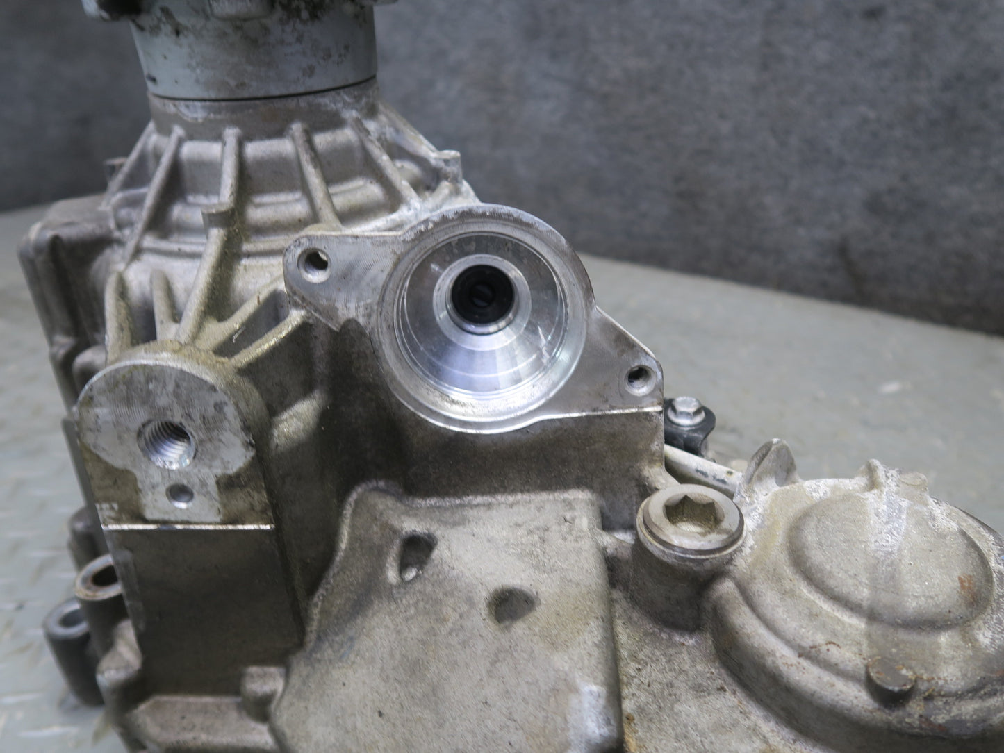 2017-2019 Alfa Romeo Stelvio 2.0L AWD Transfer Case Box 88K Miles