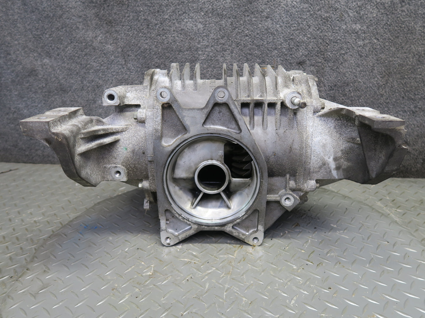 06-07 Chevrolet Corvette C6 Rear Differential Carrier 2:56 Ratio 12583200 OEM