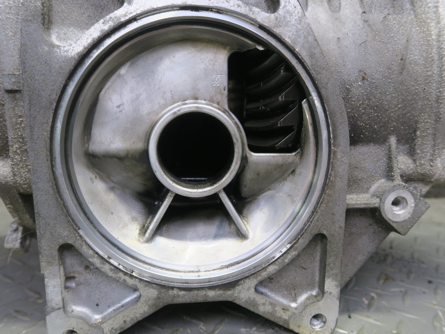 06-07 Chevrolet Corvette C6 Rear Differential Carrier 2:56 Ratio 12583200 OEM