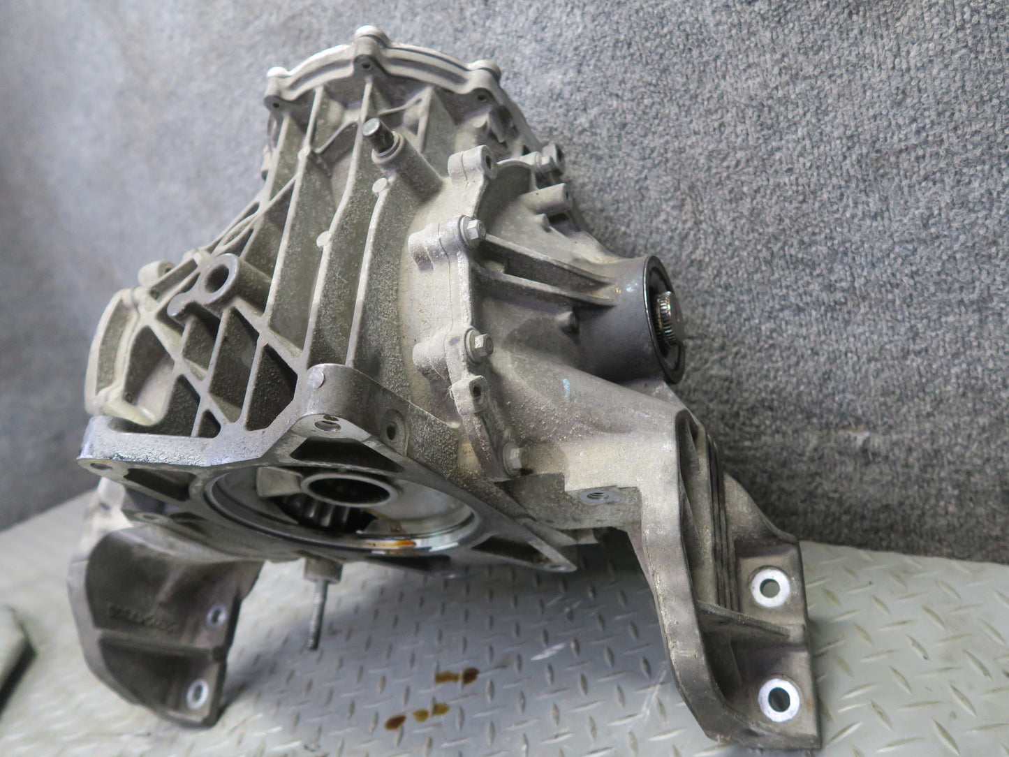 06-07 Chevrolet Corvette C6 Rear Differential Carrier 2:56 Ratio 12583200 OEM